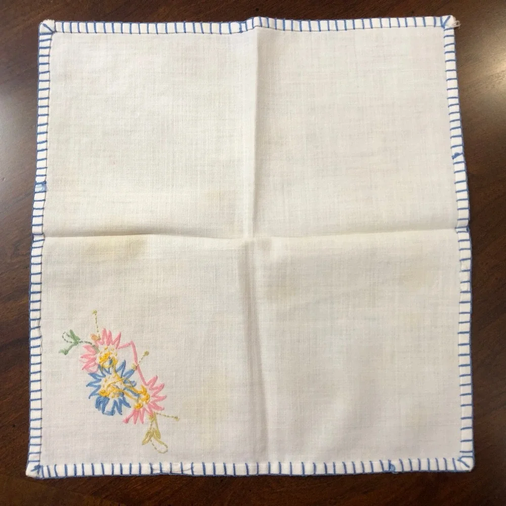 Tablecloth 33X33 & 4 Napkins Vintage Embroidery Handmade Blue Pink Yellow Daisy